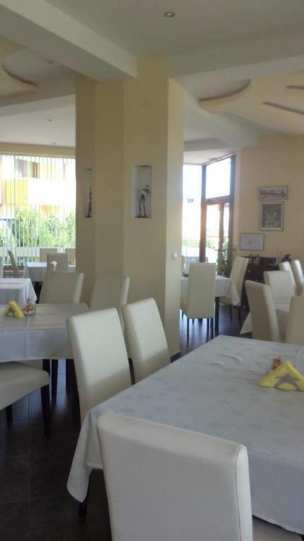 Happy Ring Guest Rooms Chaskowo Exterior foto